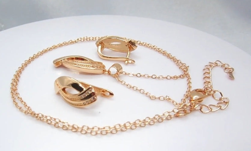 Nirvano Roségouden Sieradenset - Elegante Oorbellen & Ketting met Zirkonia